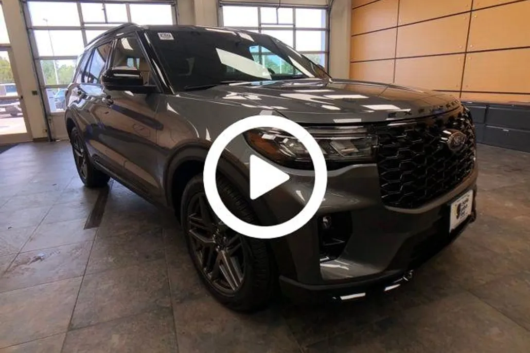 2025 Ford Explorer ST photo 1