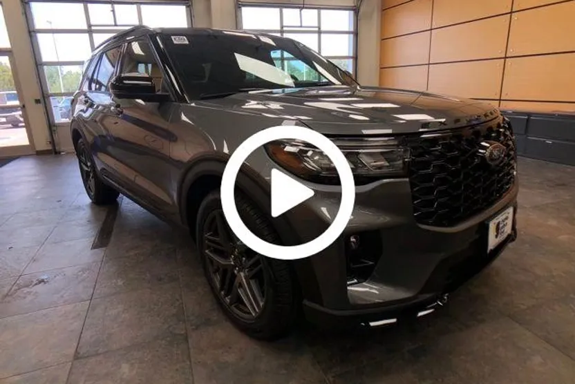 2025 Ford Explorer ST photo 1