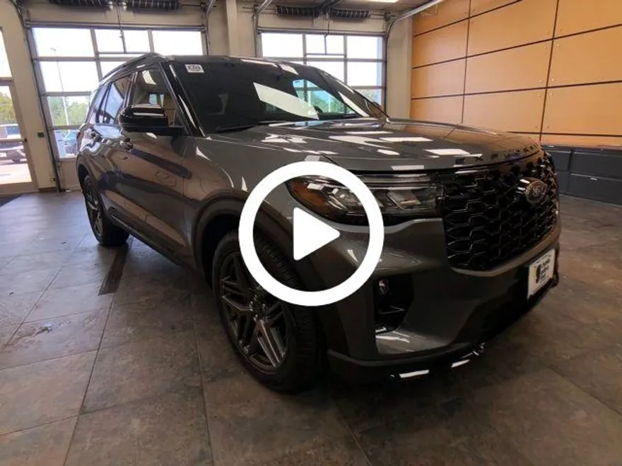 2025 Ford Explorer ST photo 1