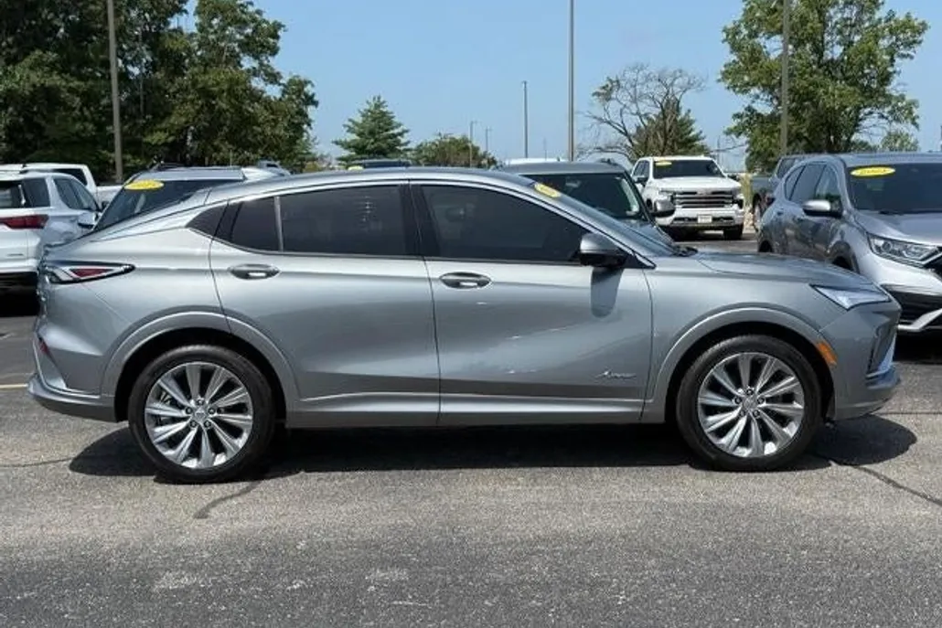 2024 Buick Envista Avenir photo 1