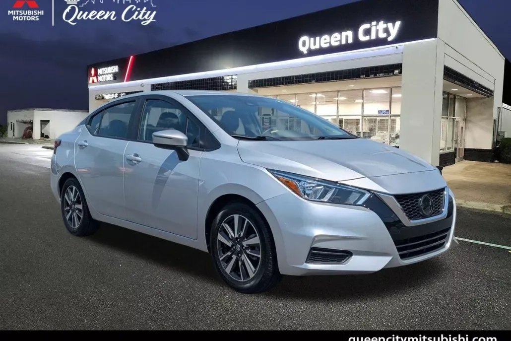 2021 Nissan Versa SV photo 1