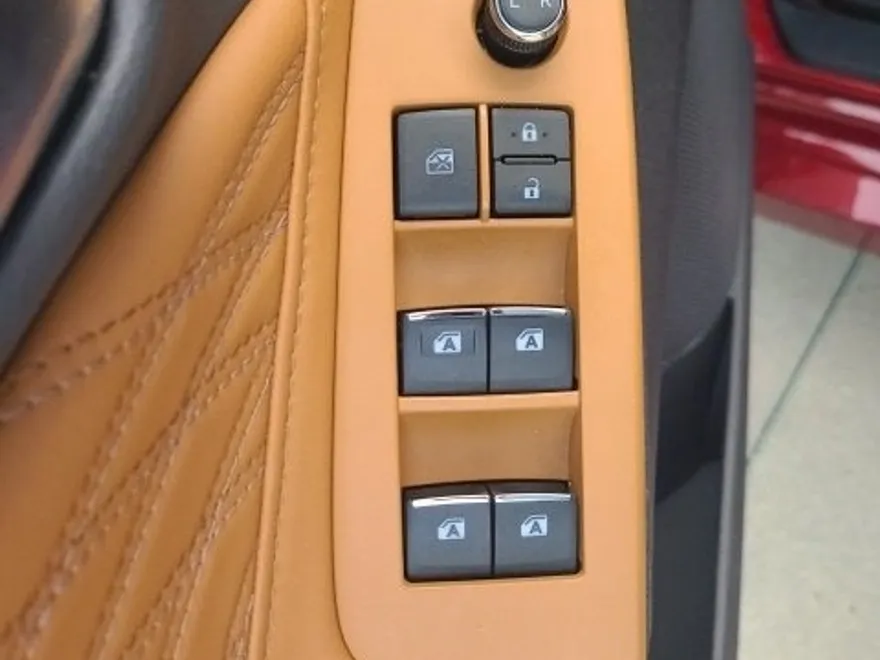 2022 Toyota Avalon Limited photo 17