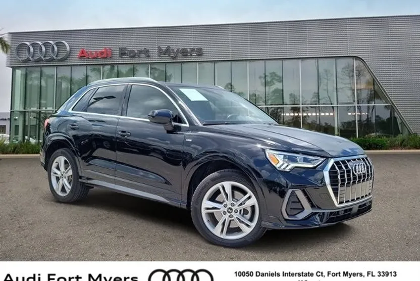 2022 Audi Q3 45 TFSI S line Premium photo 1
