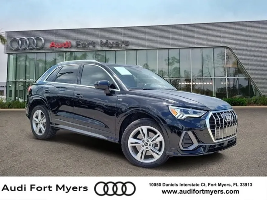2022 Audi Q3 45 TFSI S line Premium photo 1