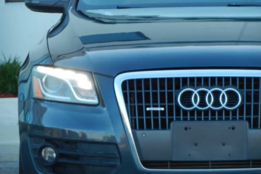 2011 Audi Q5 2.0T Premium Plus photo 1