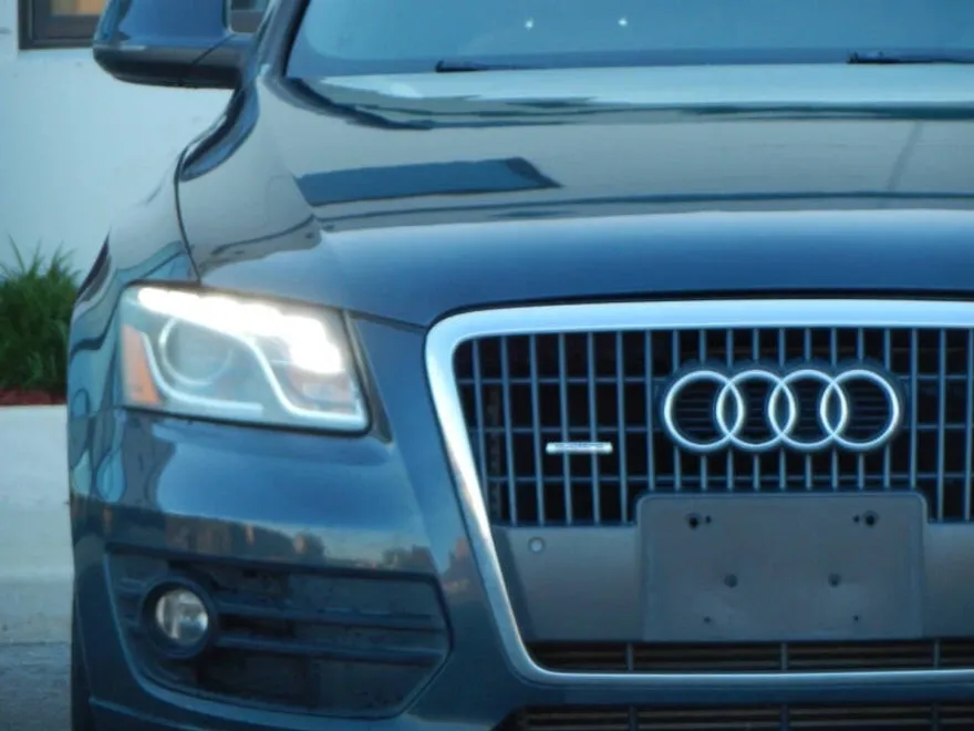 2011 Audi Q5 2.0T Premium Plus photo 1