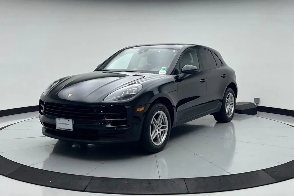 2024 Porsche Macan Base photo 1
