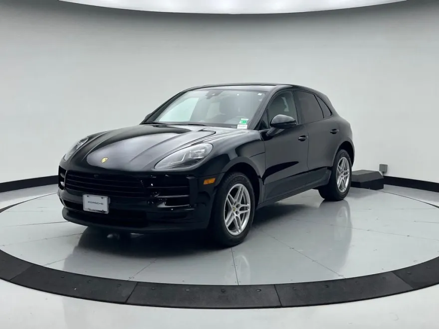 2024 Porsche Macan Base photo 1