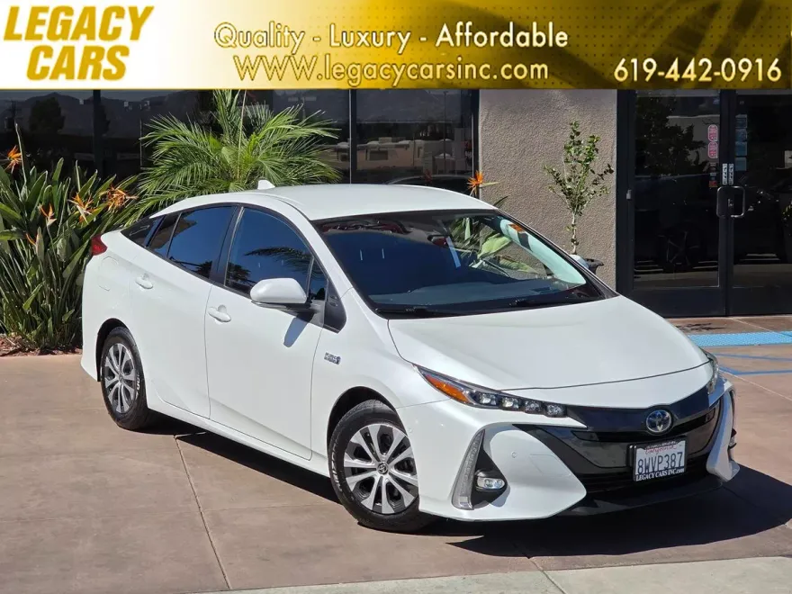 2021 Toyota Prius Prime Limited photo 1