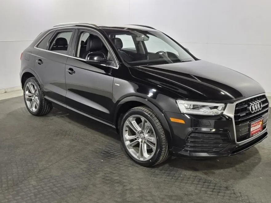 2016 Audi Q3 Prestige photo 1