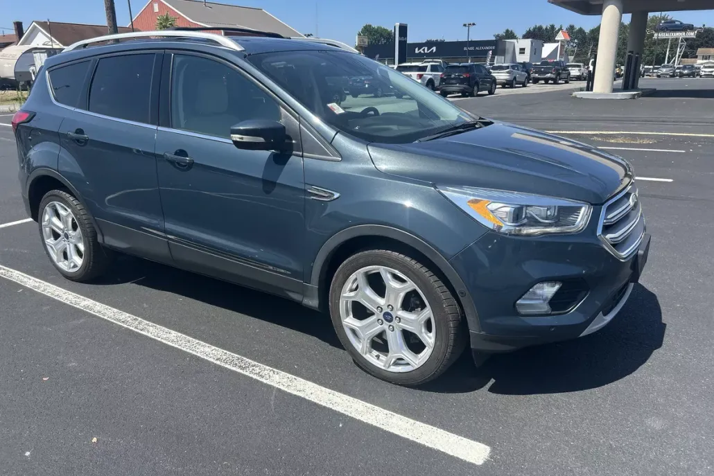 2019 Ford Escape Titanium photo 1
