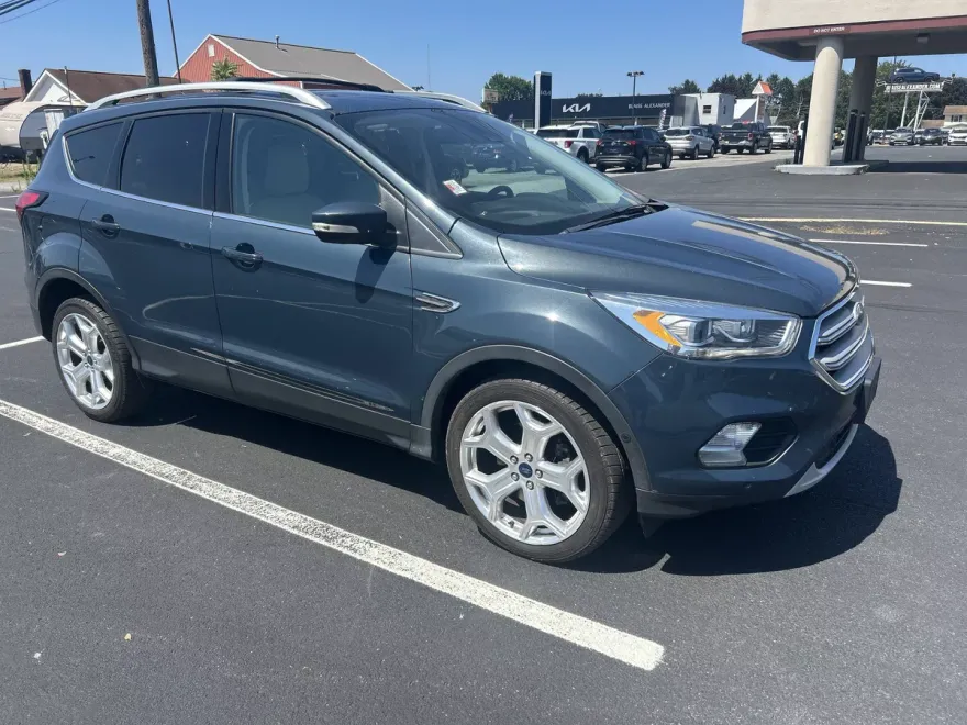 2019 Ford Escape Titanium photo 1