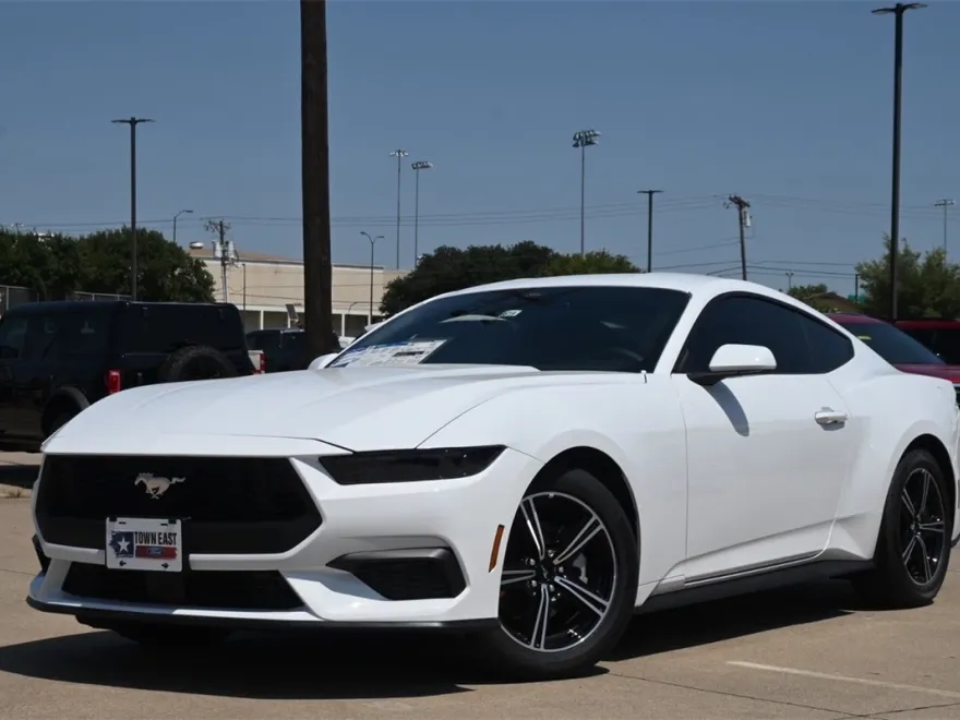 2025 Ford Mustang EcoBoost photo 1