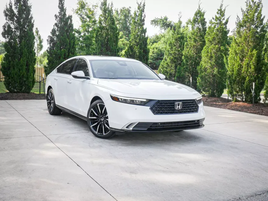 2025 Honda Accord Hybrid Touring photo 1