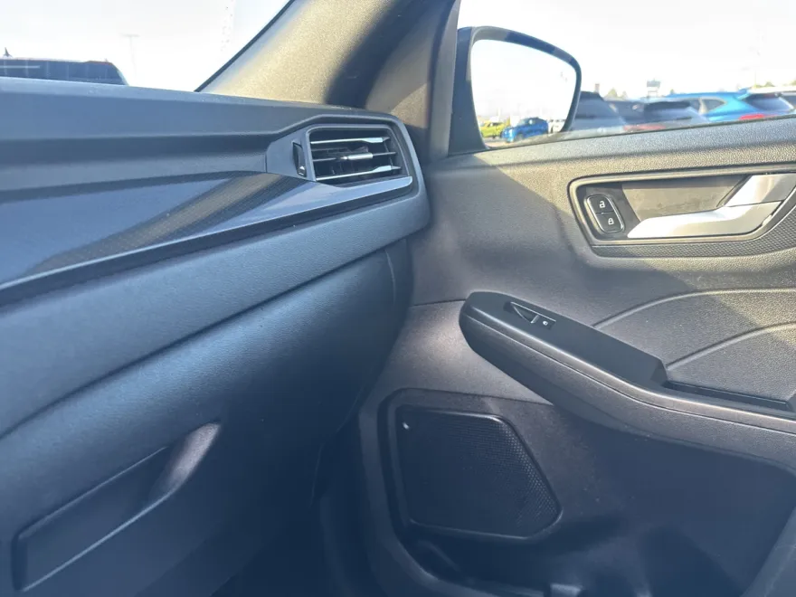 2024 Ford Escape ST-Line photo 1