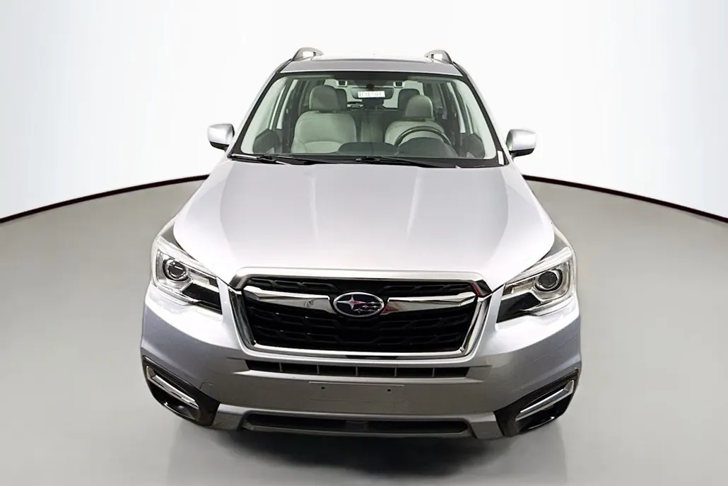 2018 Subaru Forester Limited photo 1