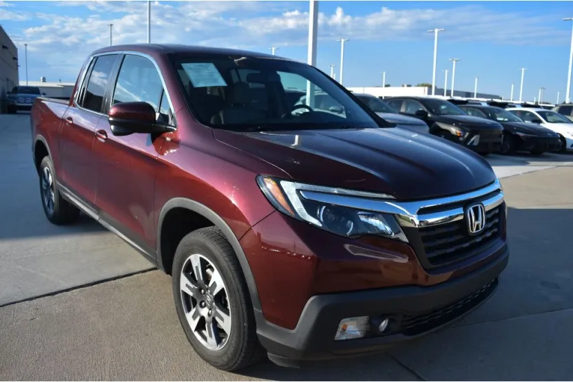 2019 Honda Ridgeline RTL-T photo 1