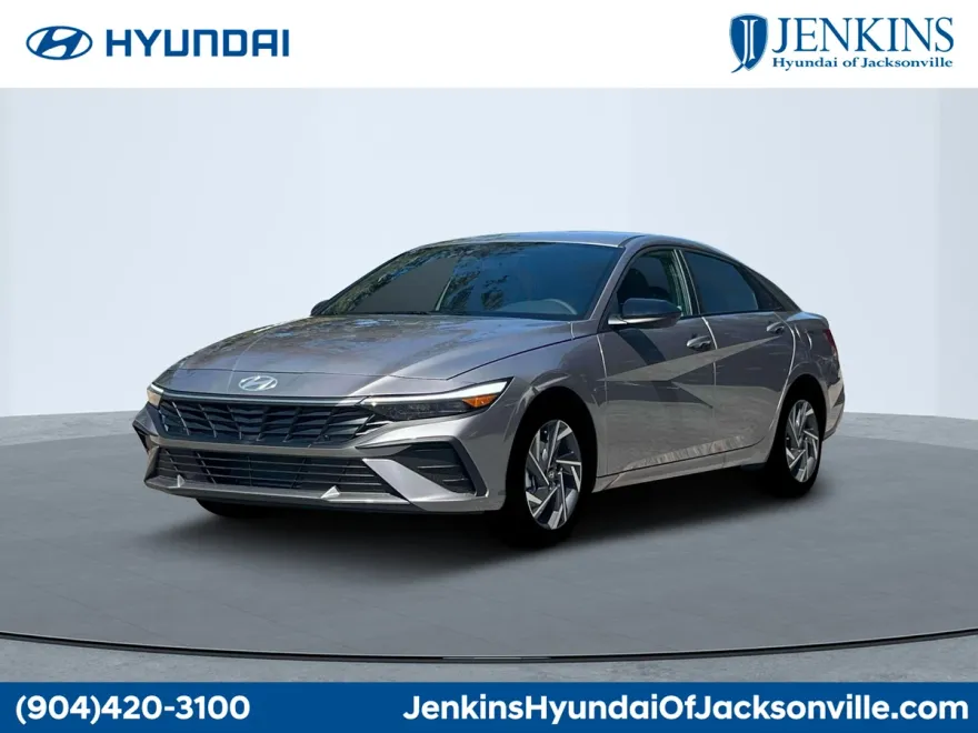 2025 Hyundai Elantra SEL Sport photo 1