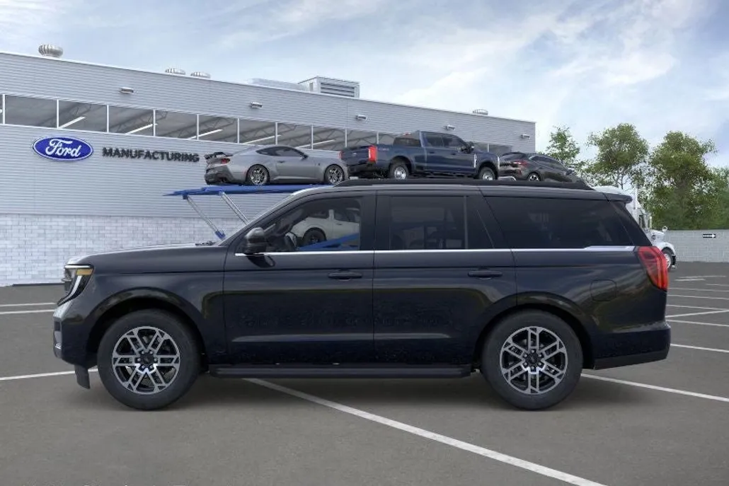 2025 Ford Expedition photo 1