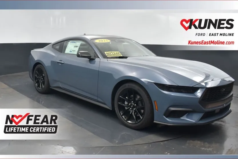 2025 Ford Mustang EcoBoost Premium photo 1