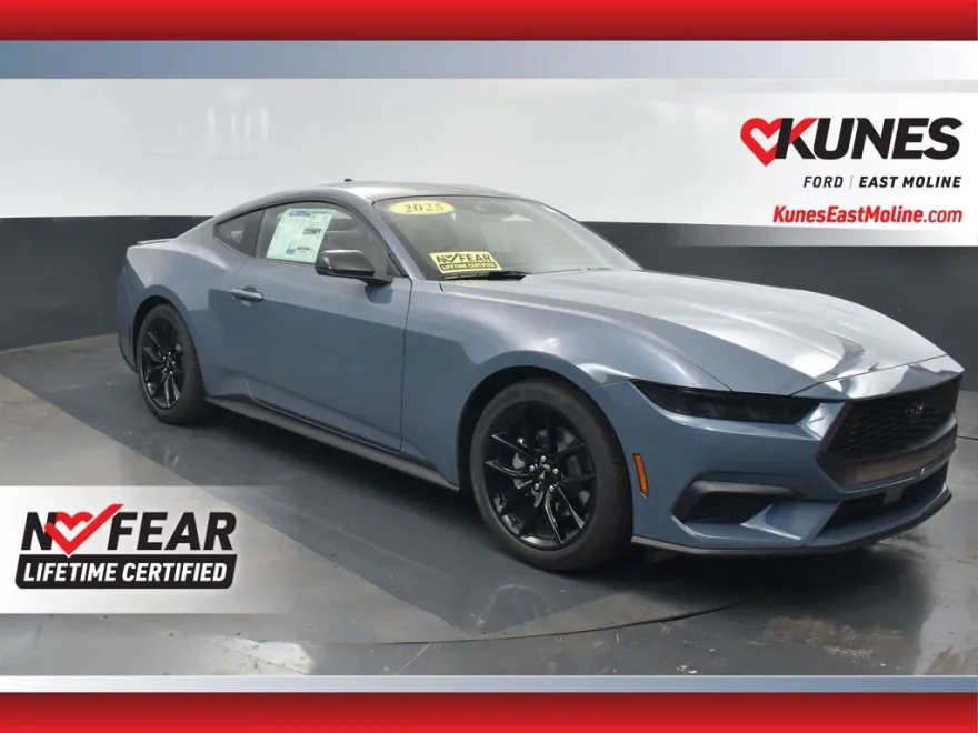 2025 Ford Mustang EcoBoost Premium photo 1