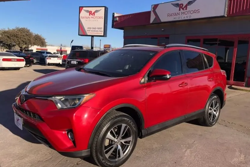 2017 Toyota RAV4 XLE Sport photo 1