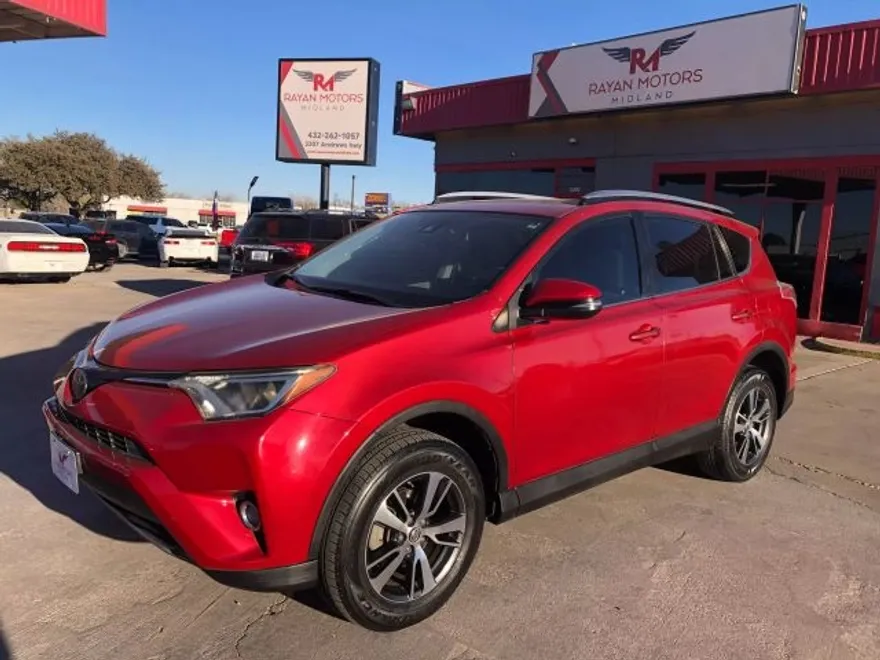 2017 Toyota RAV4 XLE Sport photo 1