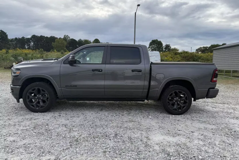 2023 Ram 1500 Limited photo 1