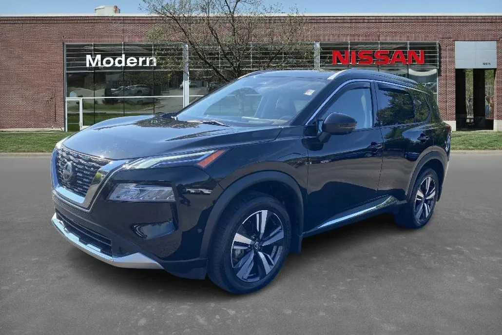 2023 Nissan Rogue Platinum photo 1