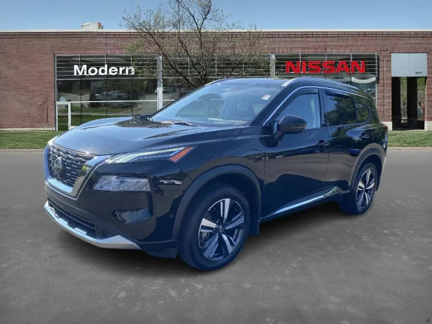 2023 Nissan Rogue Platinum photo 1