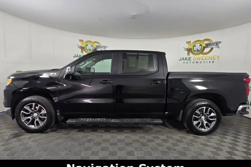 2022 Chevrolet Silverado 1500 LT photo 1