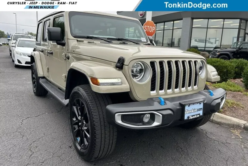 2022 Jeep Wrangler Unlimited Sahara 4xe photo 1