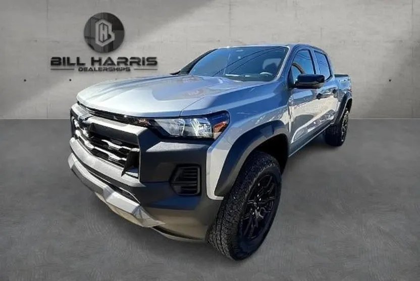 2024 Chevrolet Colorado Trail Boss photo 1