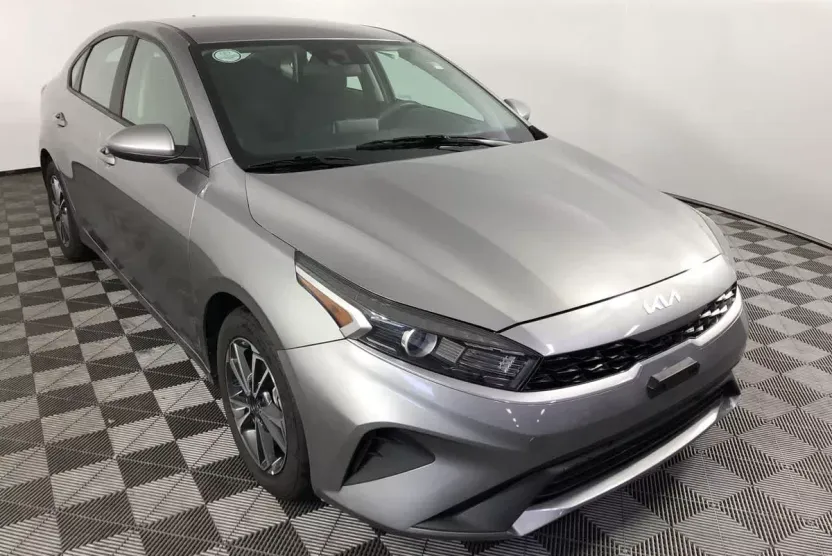 2024 Kia Forte LXS photo 1