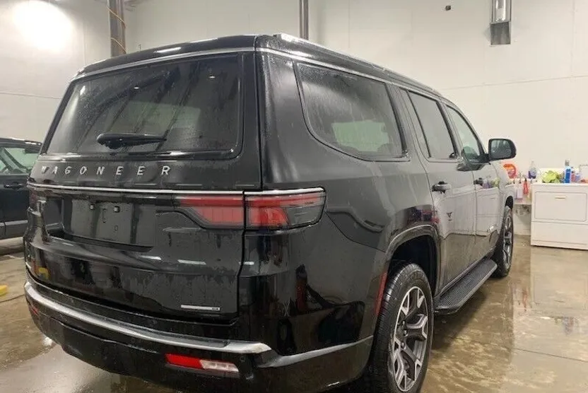 2023 Jeep Wagoneer Series III photo 1