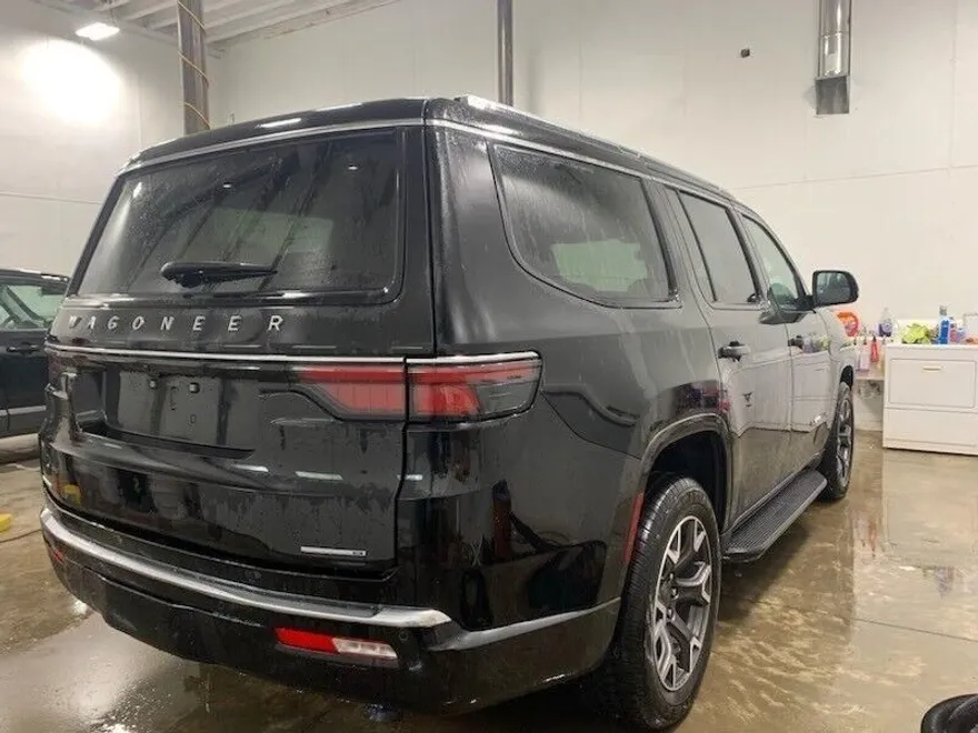 2023 Jeep Wagoneer Series III photo 1