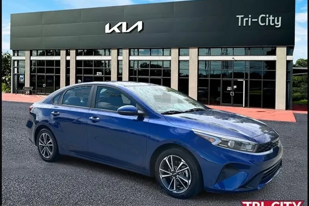 2022 Kia Forte LXS photo 1
