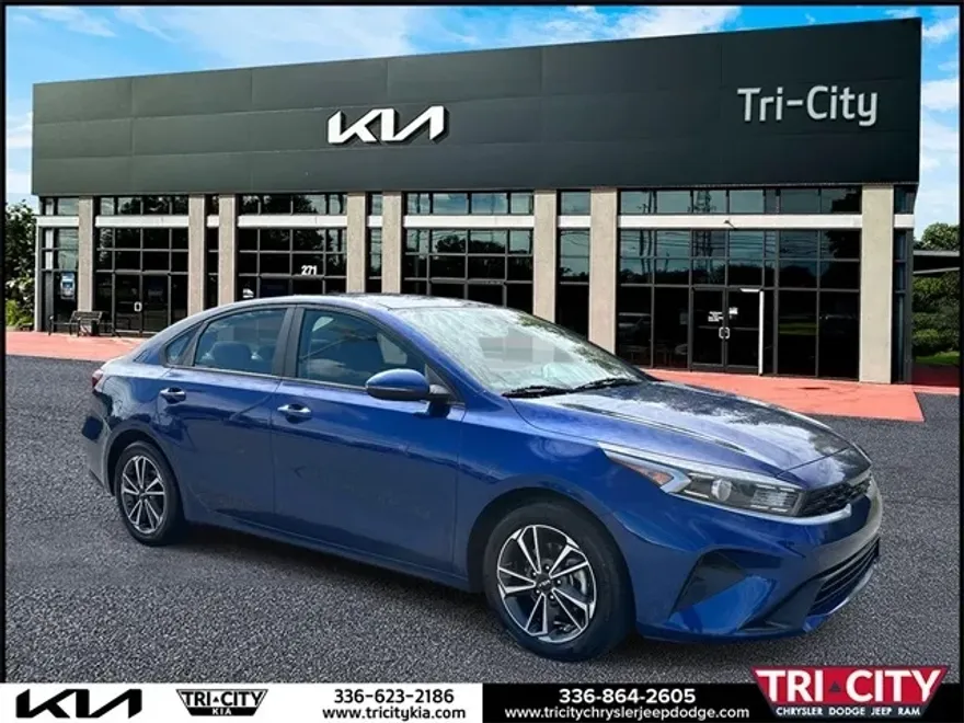 2022 Kia Forte LXS photo 1