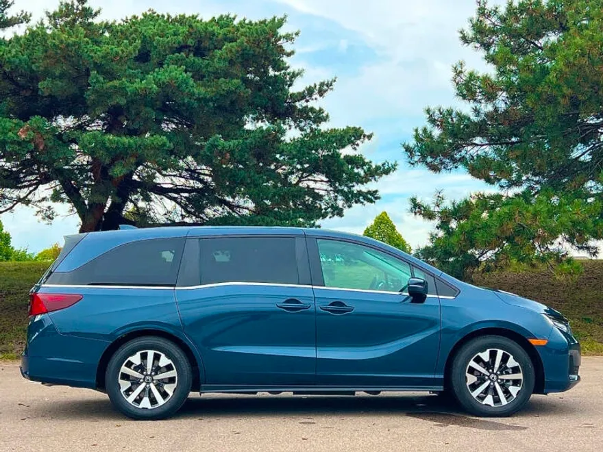 2025 Honda Odyssey EX-L photo 1