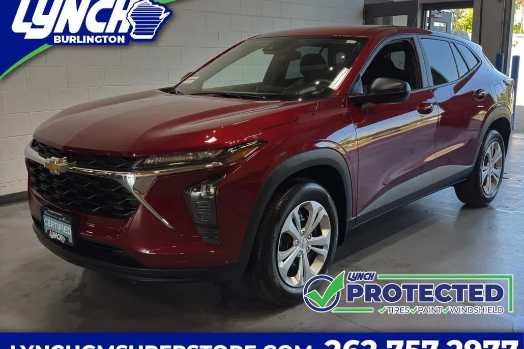 2025 Chevrolet Trax LS photo 1