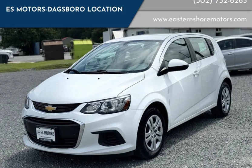 2017 Chevrolet Sonic LT photo 1