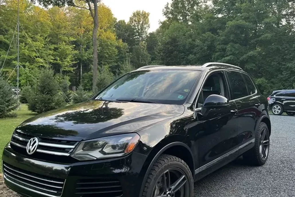 2011 Volkswagen Touareg V6 TDI photo 1