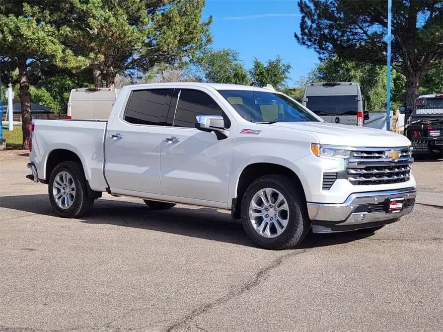 2022 Chevrolet Silverado 1500 LTZ photo 1