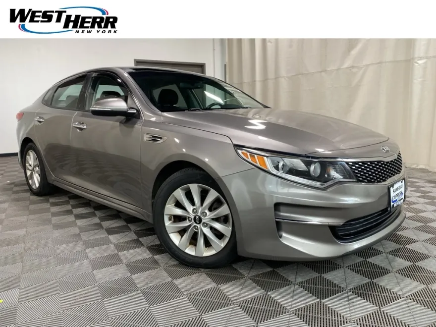 2016 Kia Optima EX photo 1