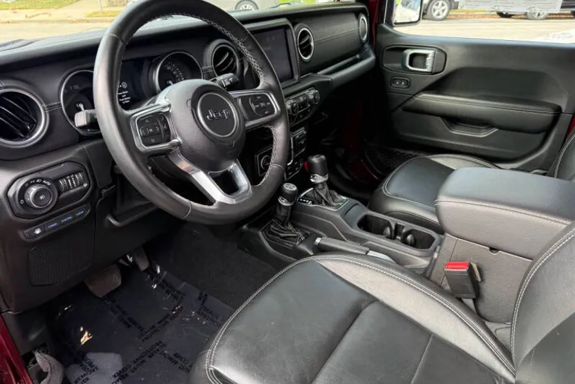 2021 Jeep Wrangler Unlimited Sahara 4xe photo 1