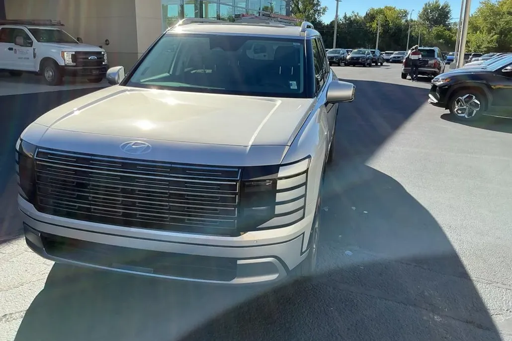 2026 Hyundai Palisade Limited photo 1