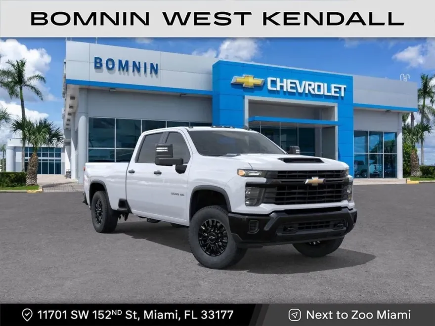2025 Chevrolet Silverado 3500HD photo 1