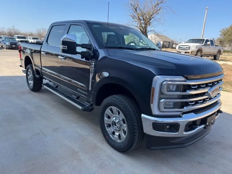 2025 Ford F-250 Lariat photo 1