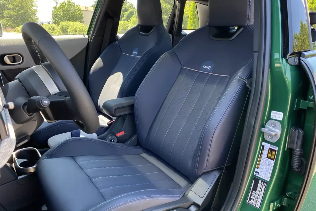 2025 Mini Cooper 4 Door Hardtop S photo 1
