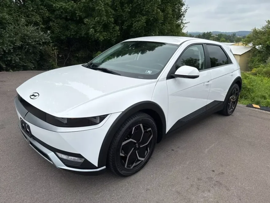 2022 Hyundai Ioniq 5 SE photo 1